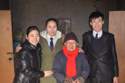 晨陽（yáng）集團開展“慰問百歲老人”活動